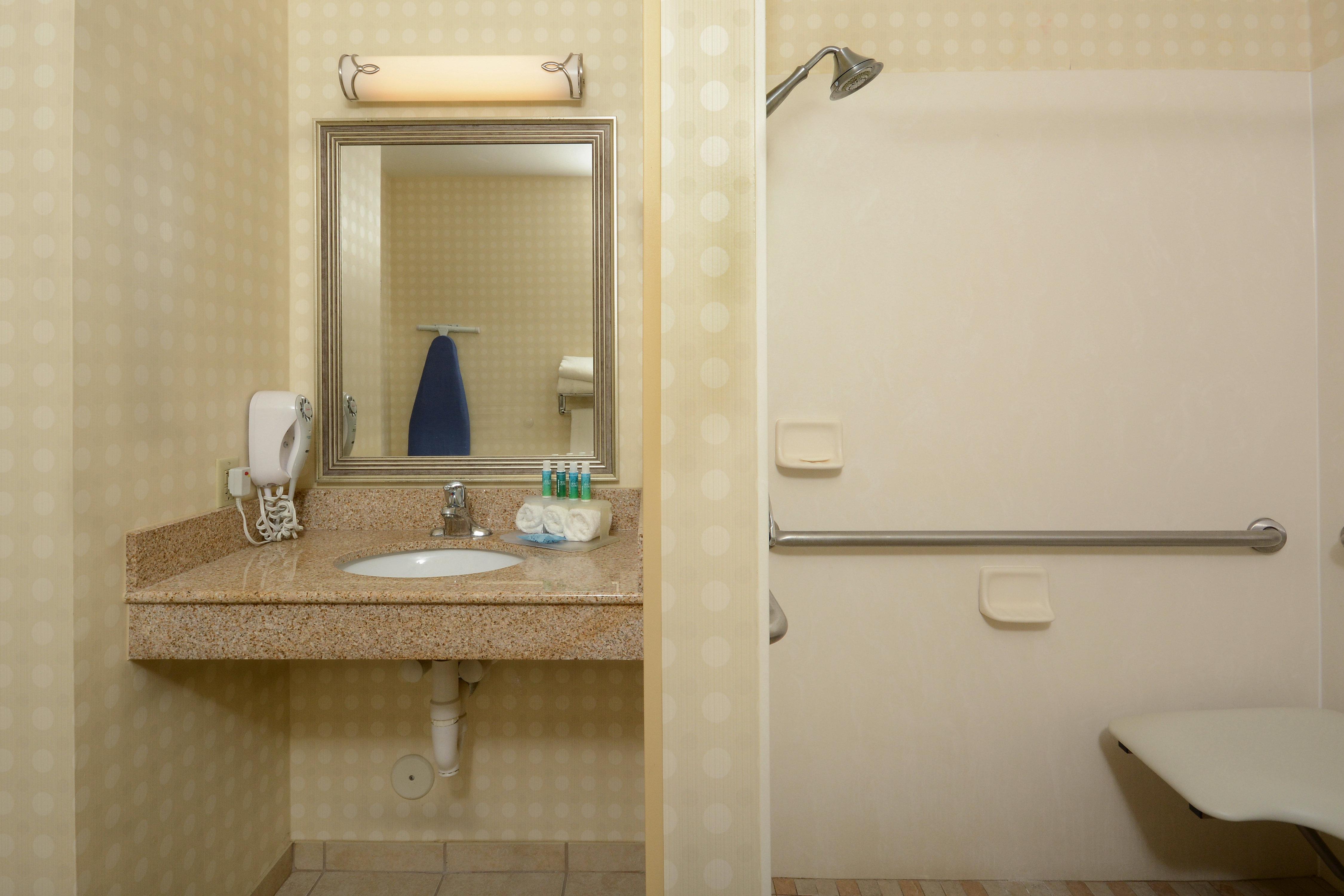 Holiday Inn Express Richmond I-64 Short Pump Area By Ihg Innsbrook Esterno foto