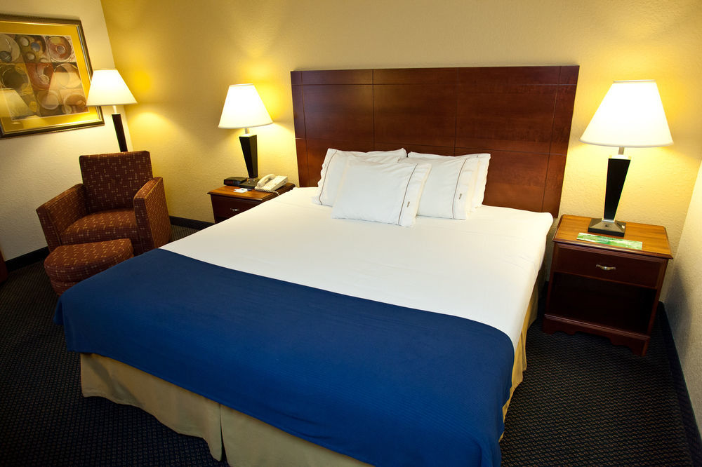 Holiday Inn Express Richmond I-64 Short Pump Area, An Ihg Hotel Esterno foto